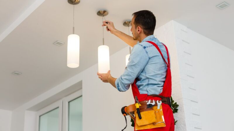 Comprehending The Essential Role Of Emergency Electricians In Our Daily Lives